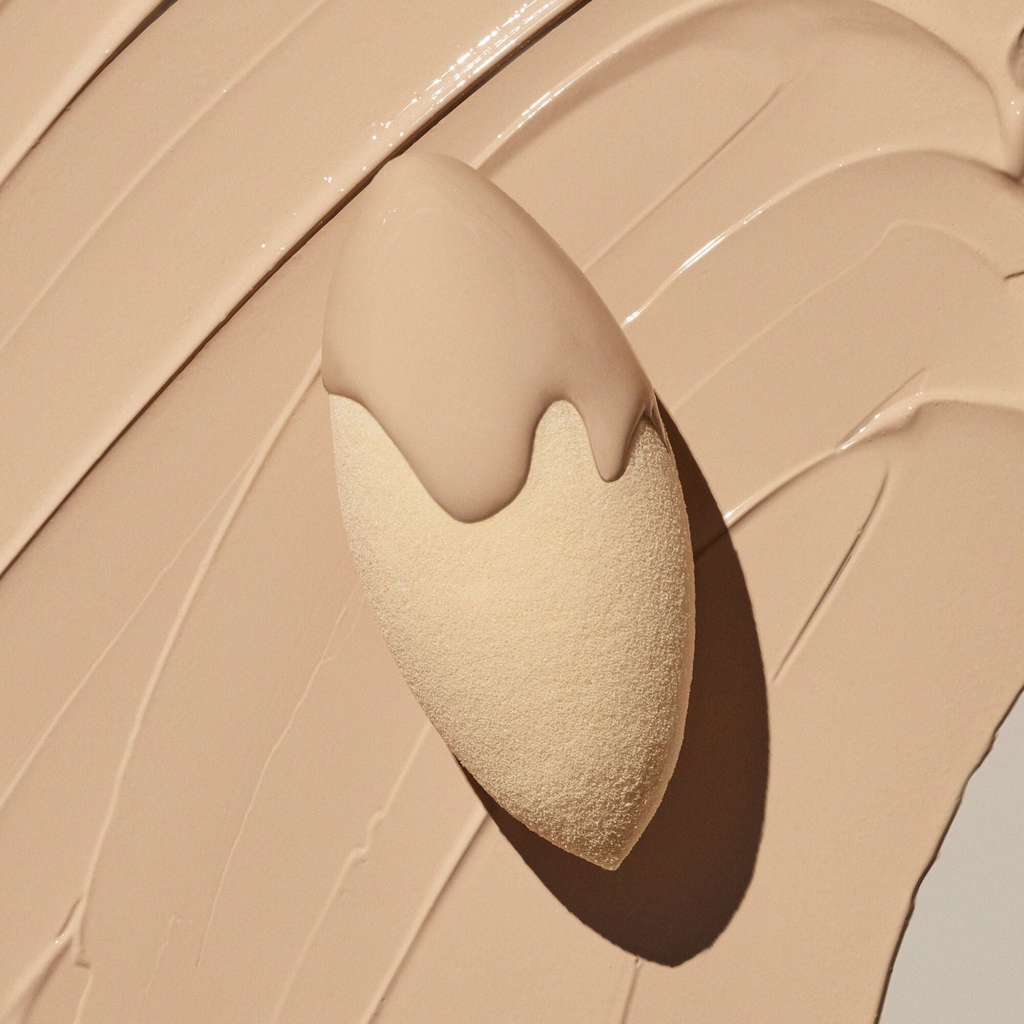 camo-concealer-sponge-h8 07312020_CamoSponge_009_IGF.jpg