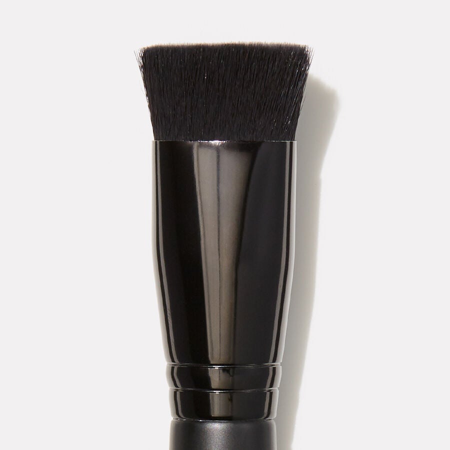 triangular-buffing-foundation-brush-t2 85106_b_TriangularBuffingFoundationBrushwebA.jpg