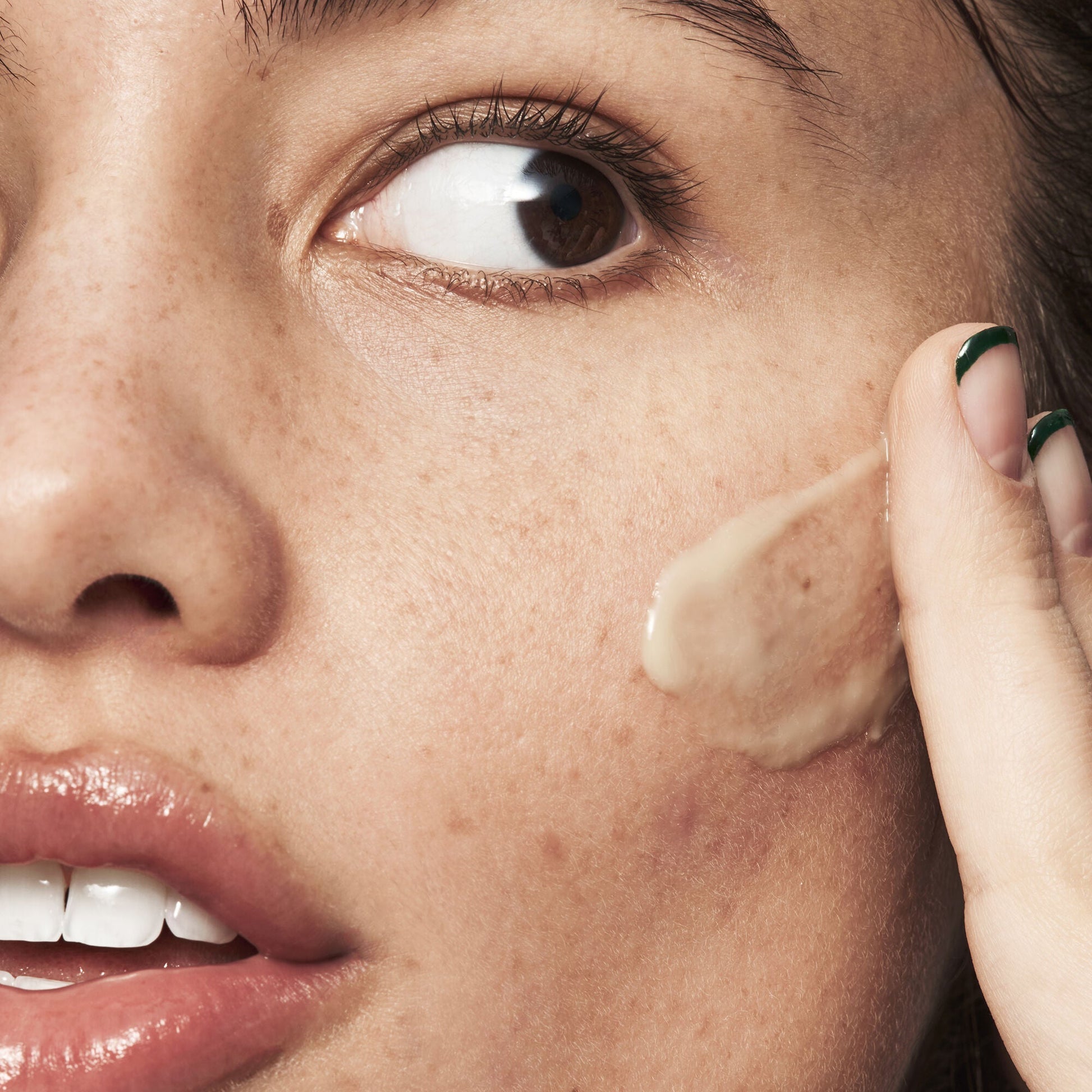 blemish-breakthrough-acne-calming-water-cream-m4 021522_Isabella_Acne_After_0462_FINAL_IGF_9e5f70b6-f47c-4bf3-9a7f-a9f223867f61.jpg