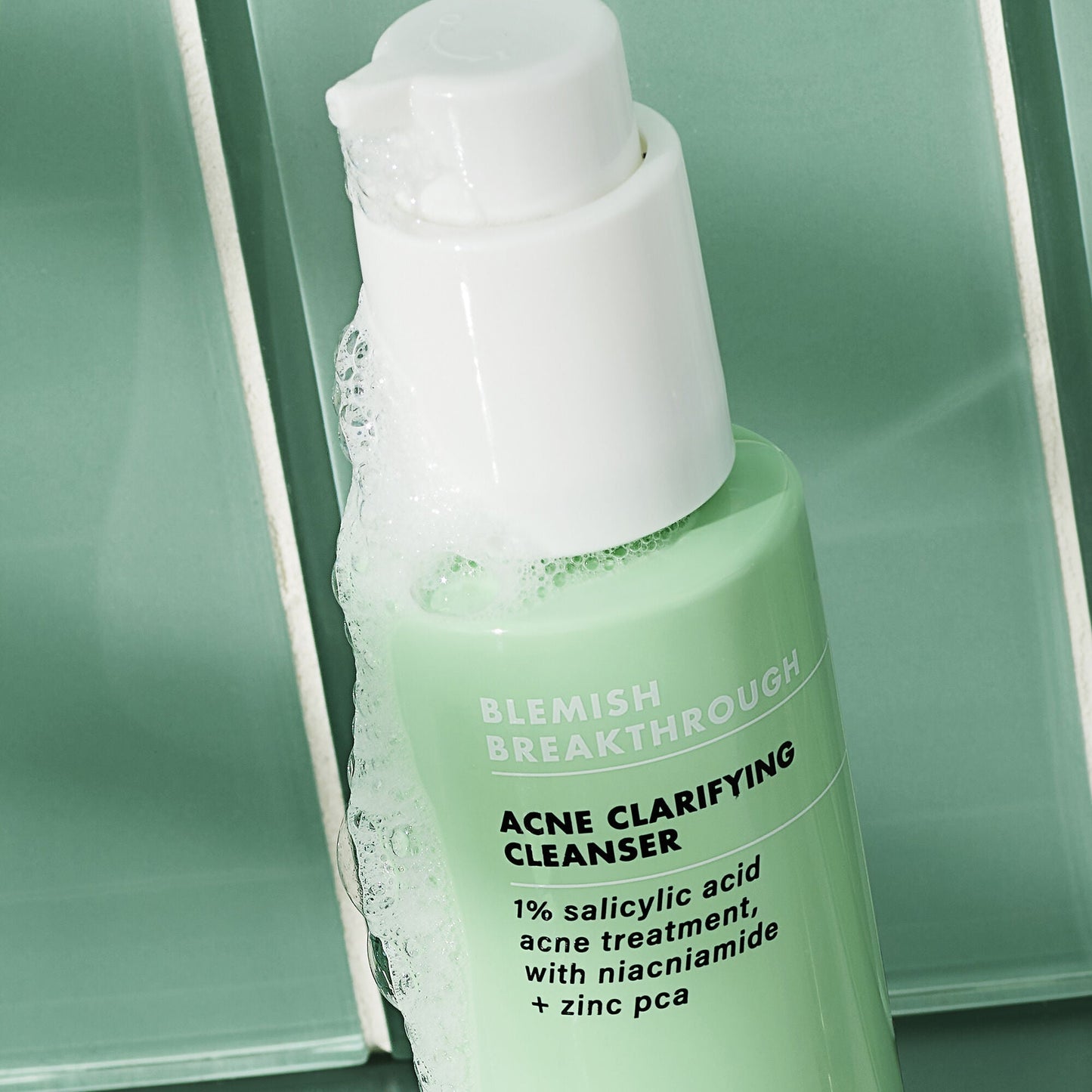 blemish-breakthrough-acne-calming-water-cream-mini-m3 02_021622_SL_BT_Cleanser_Back_Lighter_0129_FStack_FINAL_IGF_V2.jpg