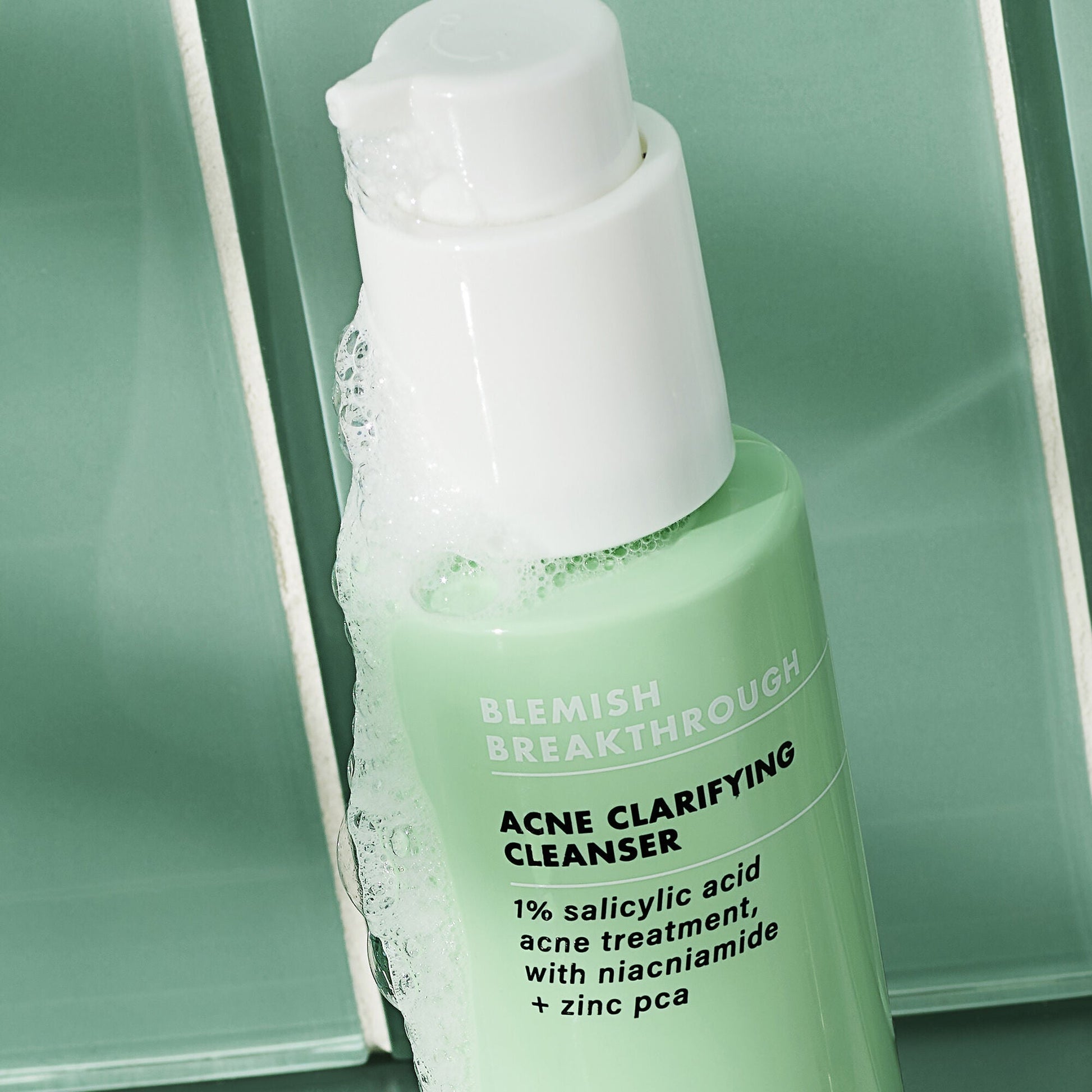 blemish-breakthrough-acne-calming-water-cream-mini-m3 02_021622_SL_BT_Cleanser_Back_Lighter_0129_FStack_FINAL_IGF_V2.jpg