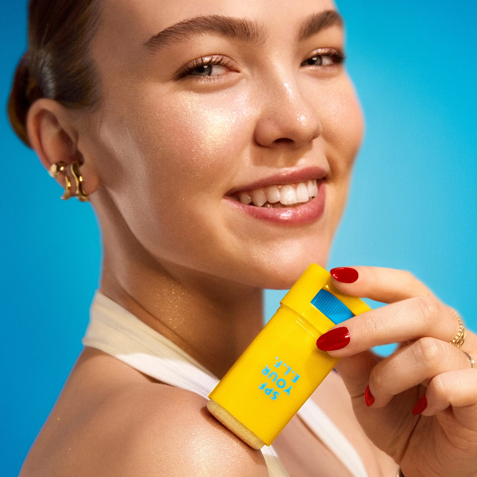 suntouchable-invisi-stick-spf-50-glitz-i0 030526_SKIN_Haley_Invisistick-Glitz_0987_w3QC_IGF.jpg