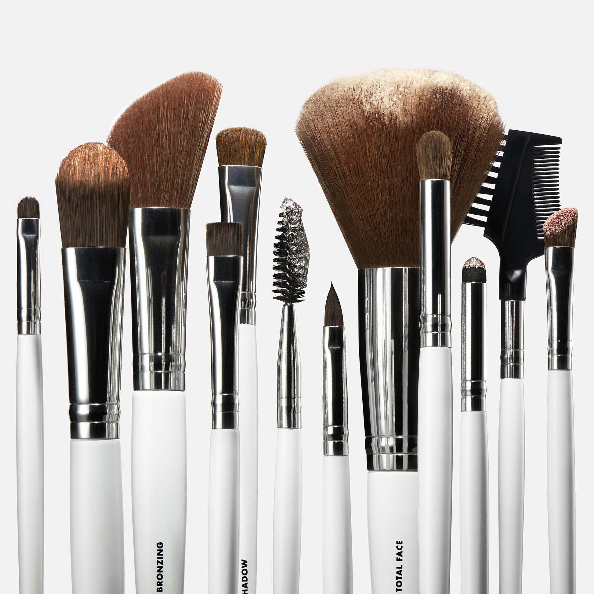 professional-set-of-12-makeup-brushes-e3 040523_SL_12PieceBrushKit_0001_FocusStack01_FINAL_RGB_IGF.jpg