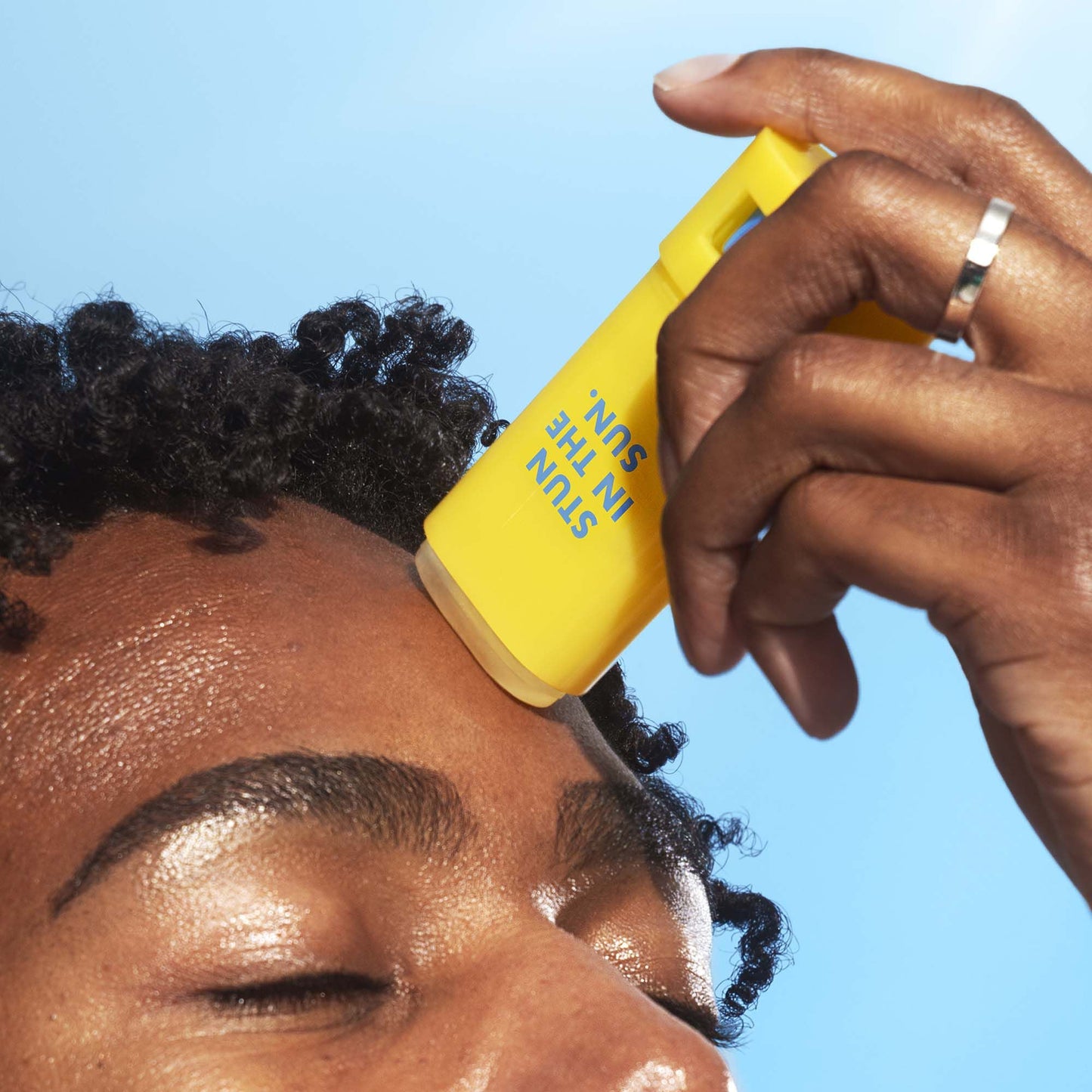 suntouchable-invisi-stick-spf-50-n5 060624_Mikel_InvisiStick_0107_v2_IGF.jpg
