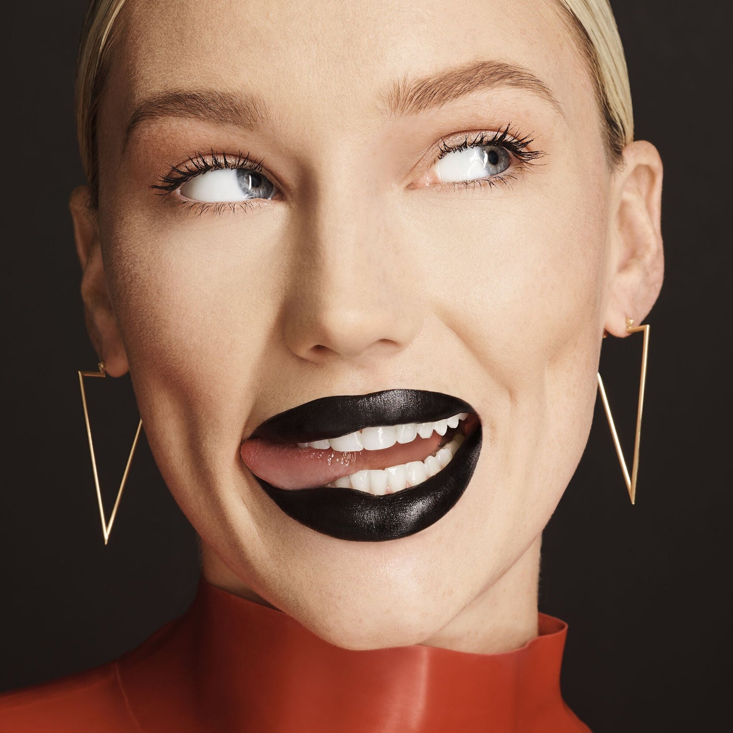 o-face-satin-lipstick-c2 071222_MD_Look4_0124_FINAL_RGB_IGF.jpg