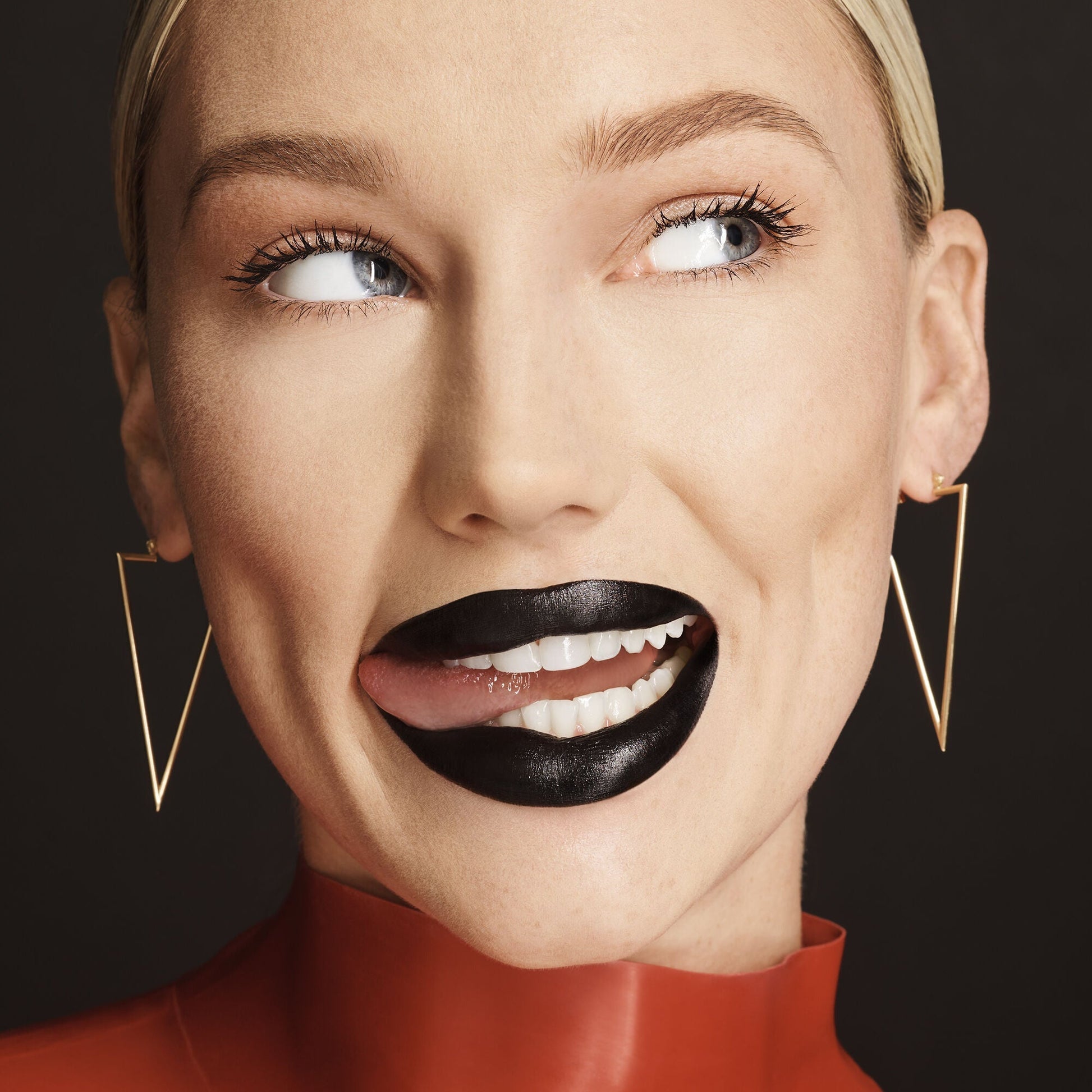 o-face-satin-lipstick-c2 071222_MD_Look4_0124_FINAL_RGB_IGF.jpg