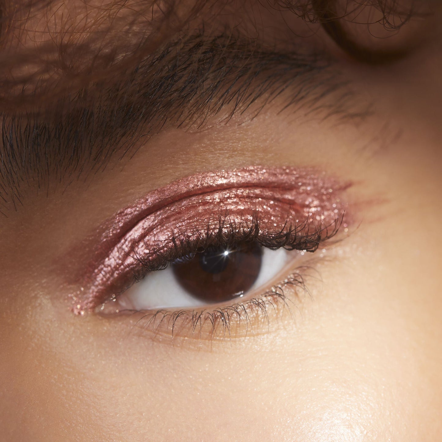 liquid-metallic-eyeshadow-j6 08112020_Alyssa_LiquidMetallic2-0088_IGF_8173dfb0-e7a2-4d33-b548-15571a3372c6.jpg