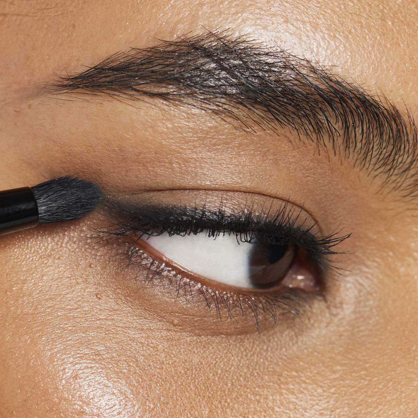 smudge-n-smoke-eyeliner-brush-y6 100824_elf_Shikin_Kohl_App_017_RGB_IGF.jpg