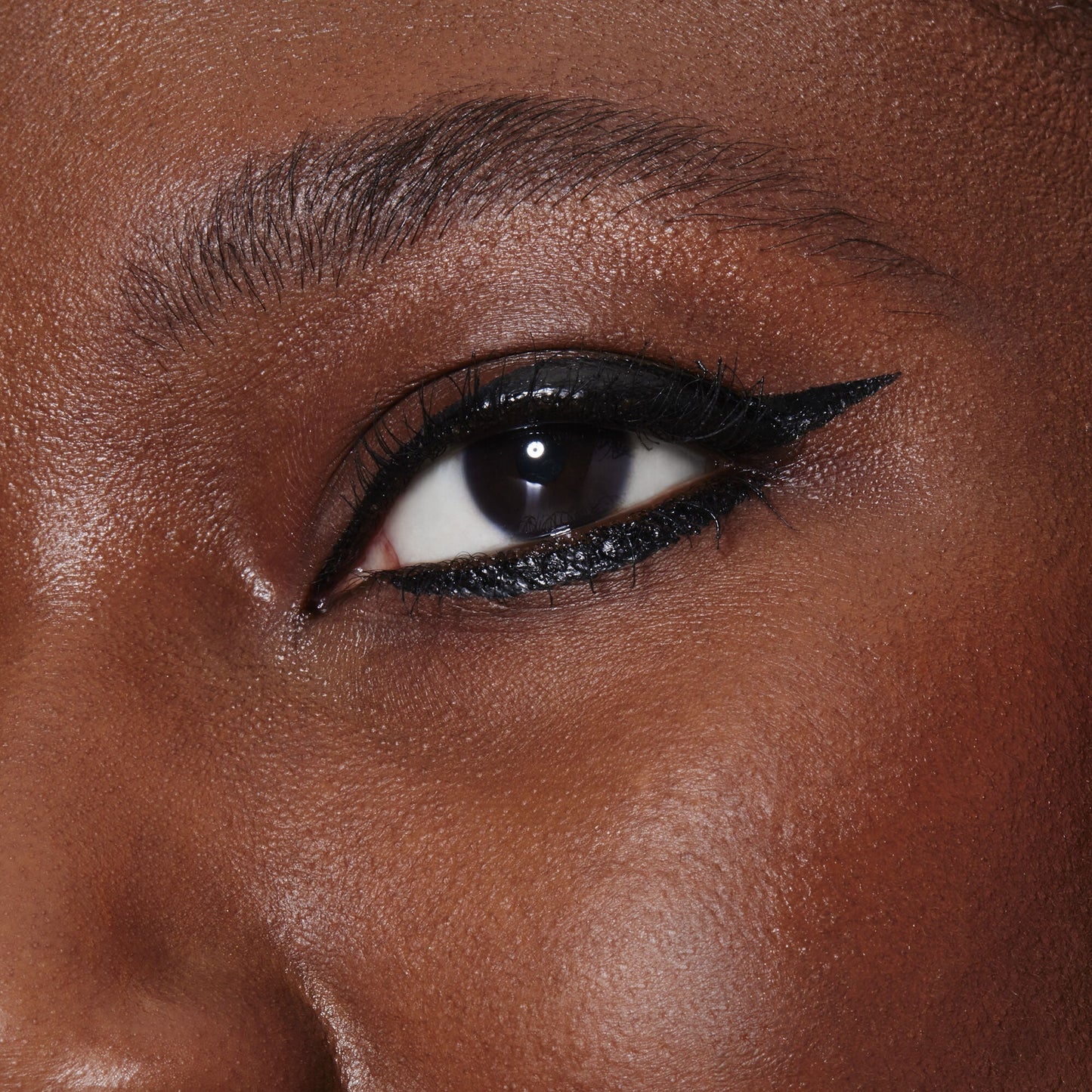 h2o-proof-inkwell-eyeliner-s5 82969_DJ_H20_PROOF_INKWELL_EYELINER_MACRO.jpg