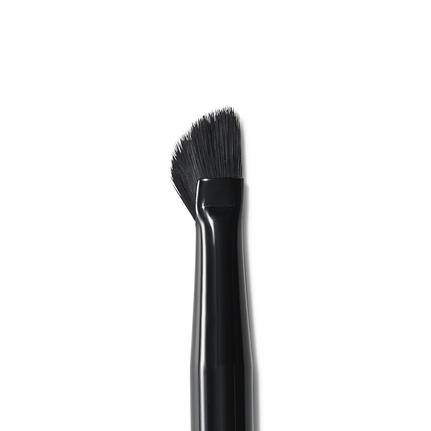 wing-it-liner-brush-q8 84091_MACRO_R.png