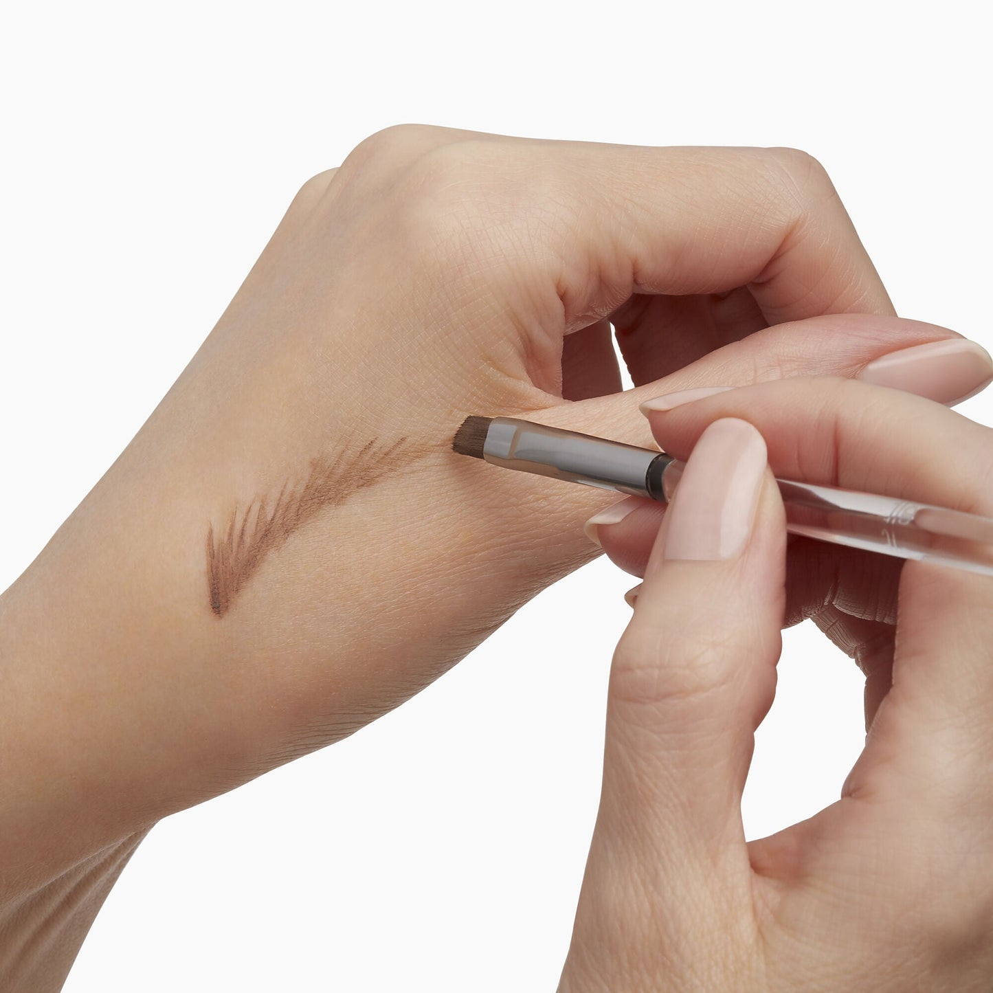 precision-dual-sided-eyebrow-brush-z6 85315_PrecisionDualSidedEyebrowBrush_Model_V2.jpg